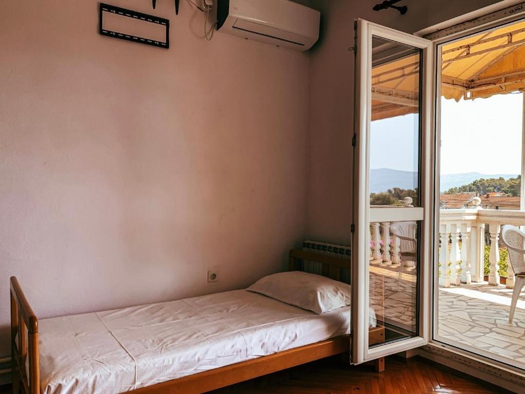 Peaceful, Cosy Tivat Guesthouse Exterior photo