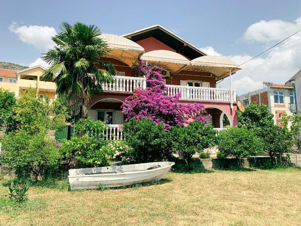 Peaceful, Cosy Tivat Guesthouse Exterior photo