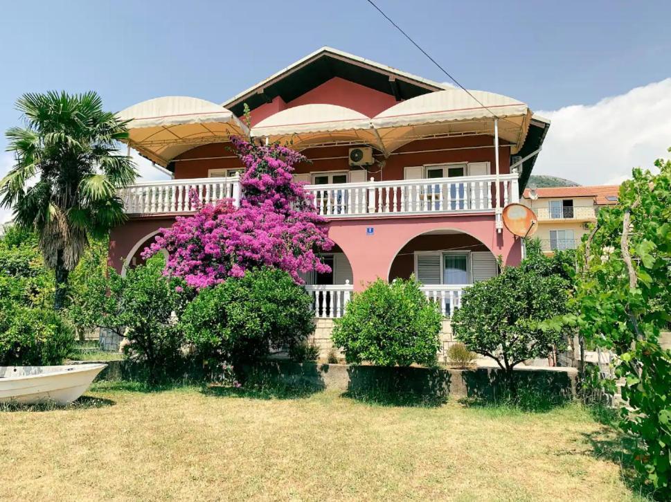 Peaceful, Cosy Tivat Guesthouse Exterior photo
