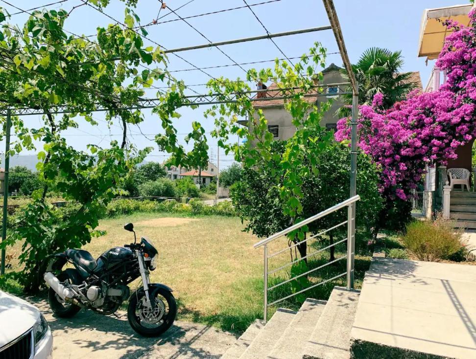 Peaceful, Cosy Tivat Guesthouse Exterior photo