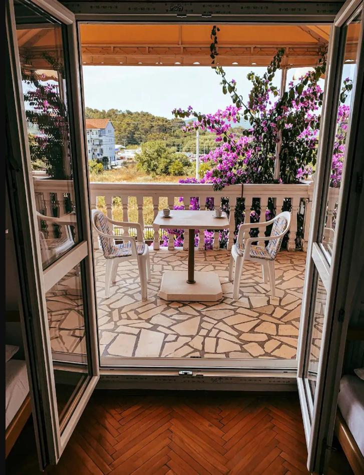 Peaceful, Cosy Tivat Guesthouse Exterior photo
